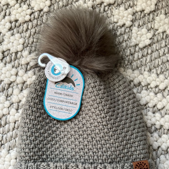 NWT - Calikids - baby winter hat. Size 9-18 months - Picture 2 of 5